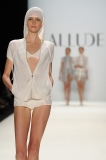 20110706_MBFW_12_0106_Allude.jpg